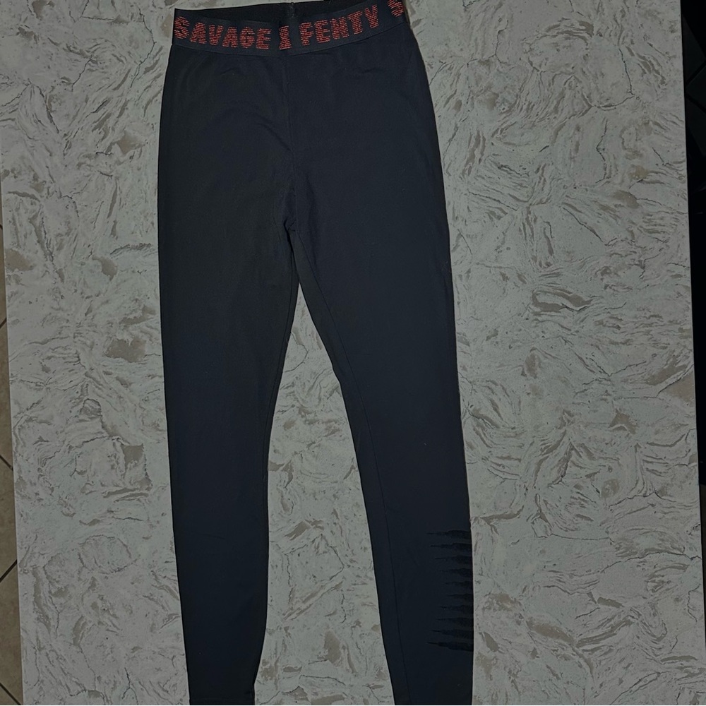 Savage X Fenty Kids Leggings in Black with Red Accents